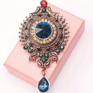 European, Baroque Sparkling Rhinestones Brooch, Lapel Pin, Vintage inspired